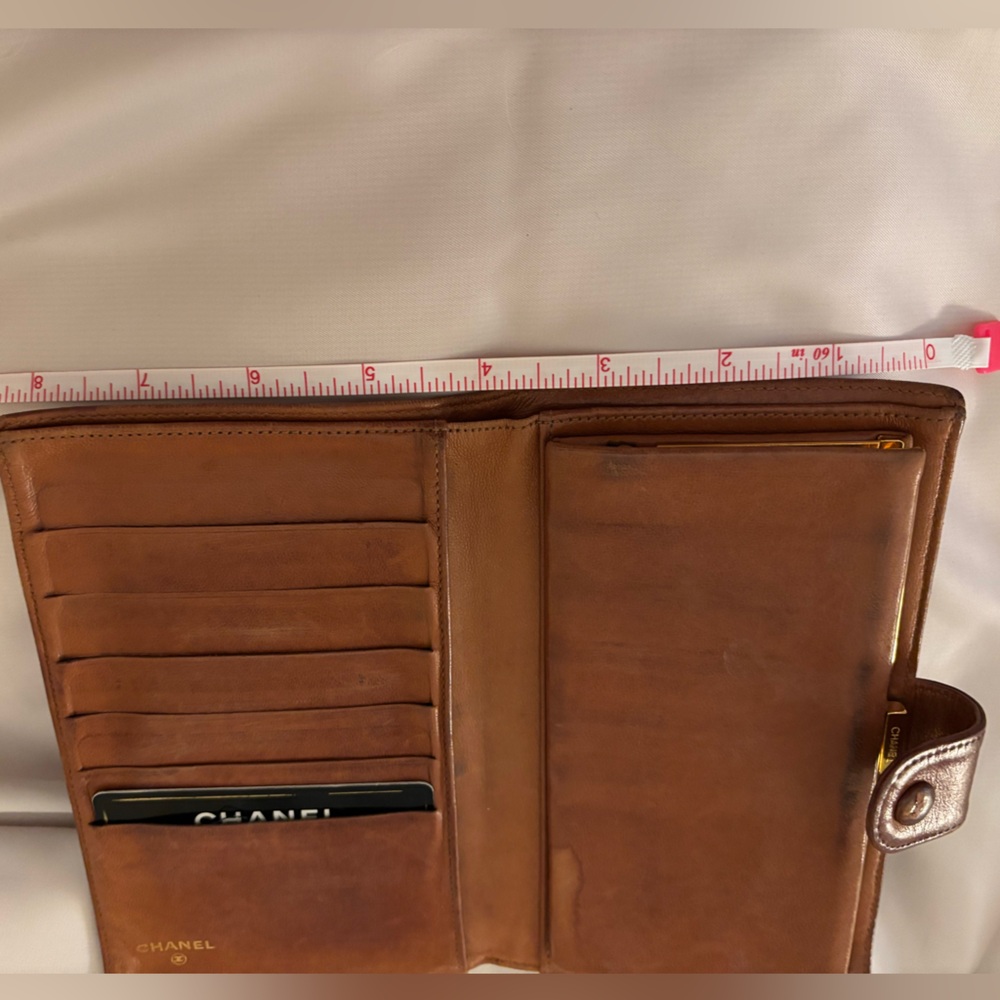 CHANEL Light Brown Leather Wallet with CC and COA - Picture 8 of 16